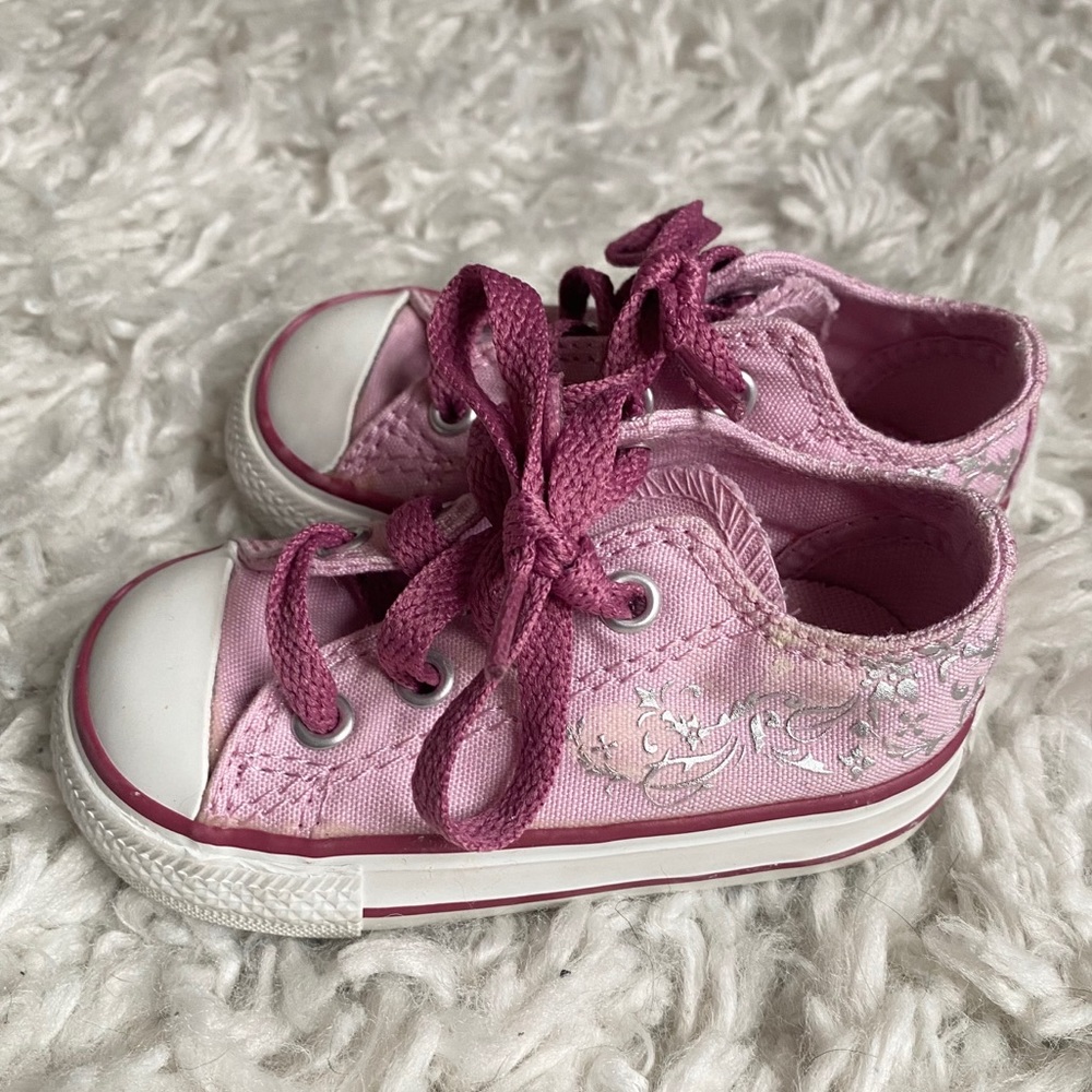 Converse pink lace‎ up Chuck Taylors silver flowers